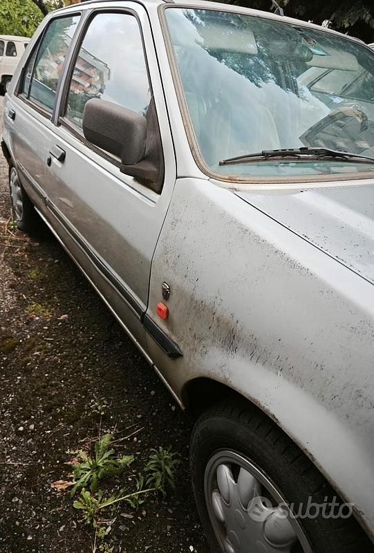 Usata Ford Fiesta 1991 Grigio Utilitaria