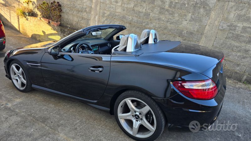 Usata Mercedes SLK250 204 CV (150 kW) 2011 Nero Cabrio