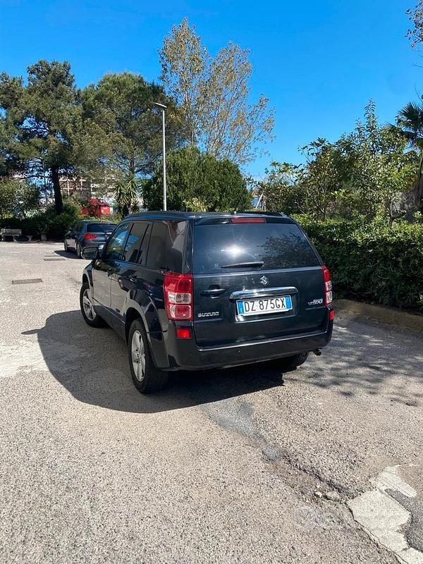 Usata Suzuki Grand Vitara 129 CV (94 kW) 2011 Nero SUV