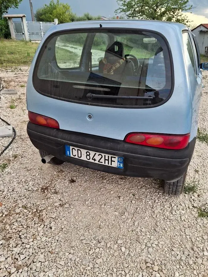 Usata Fiat 600 54 CV (39 kW) 2003 Bluazzurro Berlina