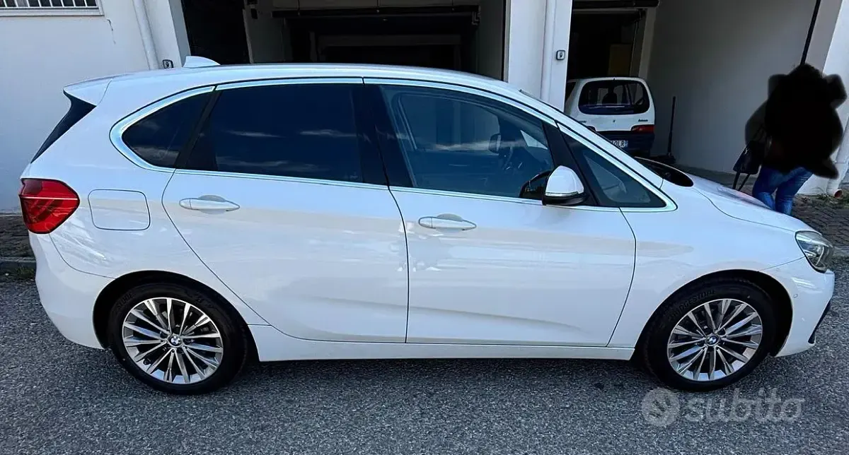 Usata BMW 216 Active Tourer Luxury Line 116 CV (85 kW) 2019 Bianco Monovolume
