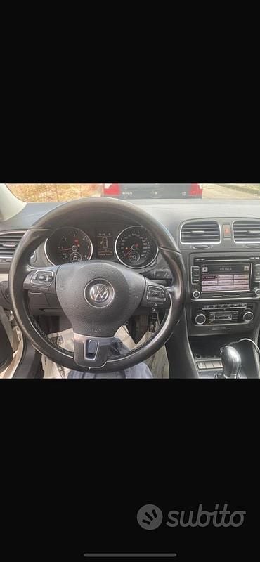 Usata VW Golf VI 105 CV (77 kW) 2011 Bianco Utilitaria