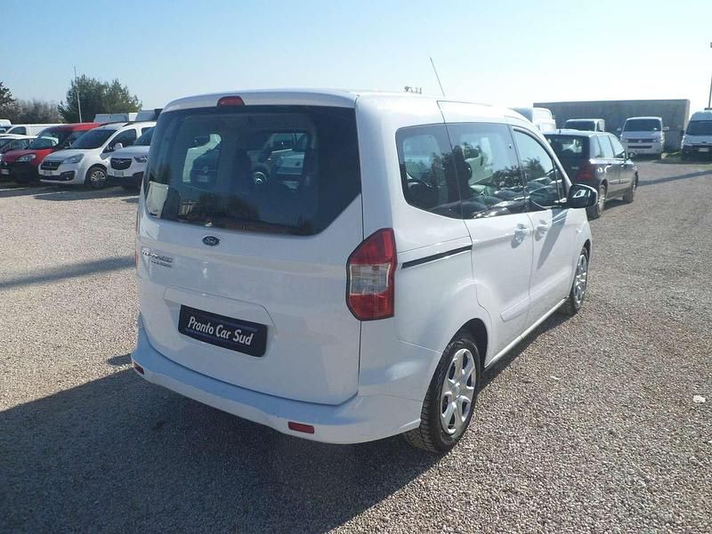 Usata Ford Courier 101 CV (74 kW) 2022 Bianco Monovolume