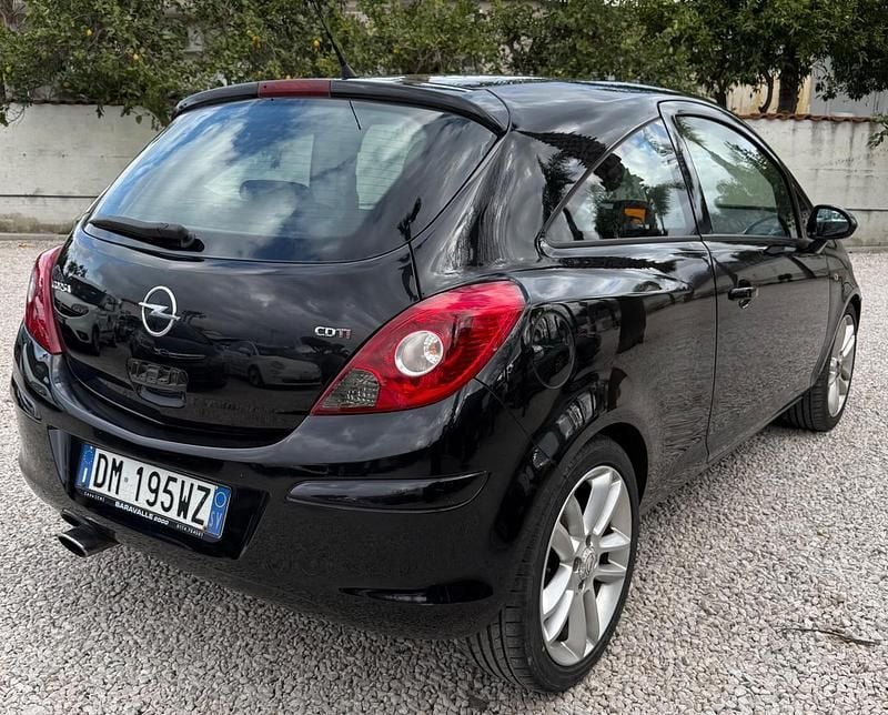 Usata Opel Corsa Sport 90 CV (66 kW) 2008 Nero Utilitaria