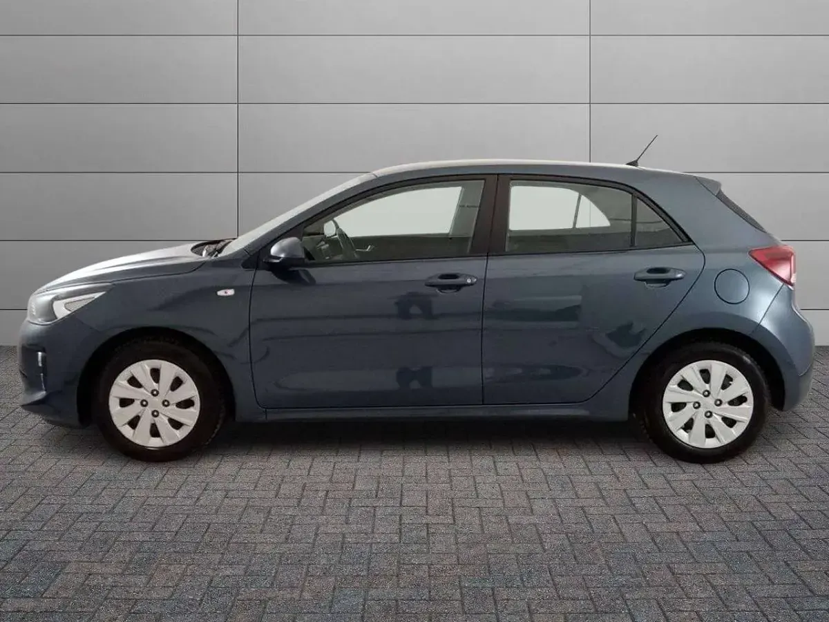 Usata Kia Rio 82 CV (60 kW) 2018 Blu/azzurro Berlina