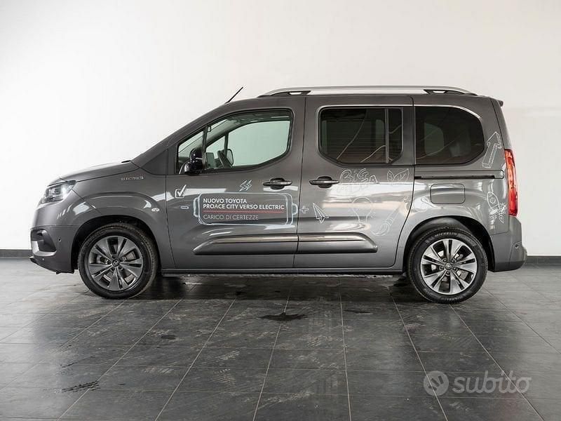 Usata Toyota Proace Verso City 100 kW (136 CV) 2022 Grigio Station wagon