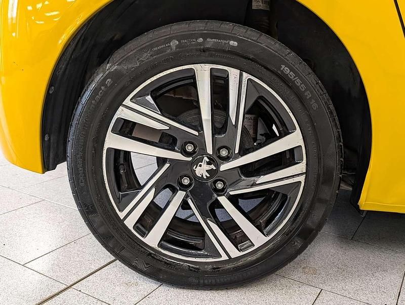 Usata Peugeot 208 Active 75 CV (55 kW) 2023 Giallo Utilitaria
