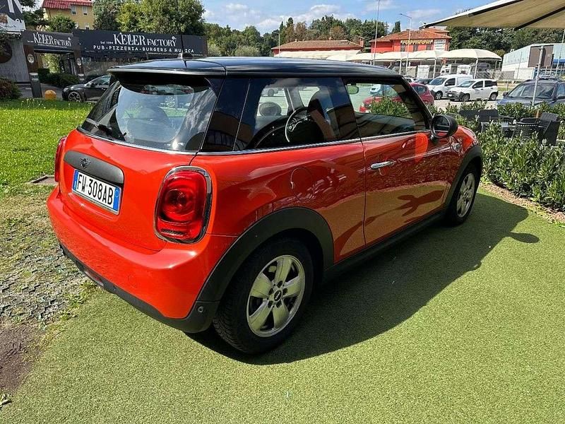 Usata Mini ONE 102 CV (75 kW) 2019 Arancione Utilitaria
