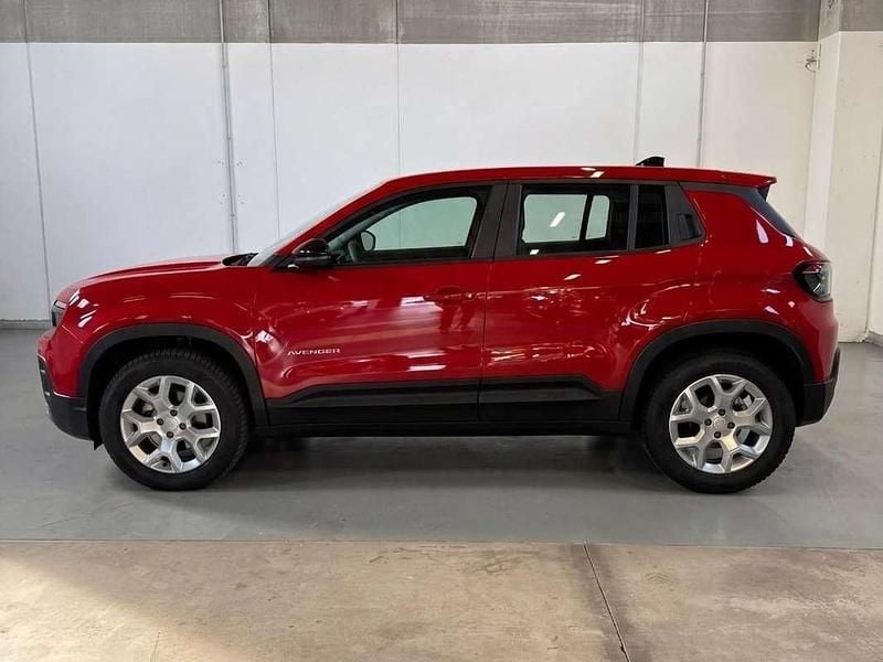 Usado Jeep Avenger Altitude 101 HP (74 kW) 2024 Vermelho SUV