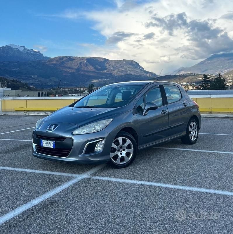 Usata Peugeot 308 Active 120 CV (88 kW) 2011 Nero Berlina