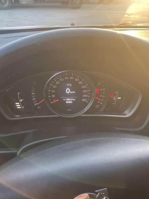 Usata Volvo V40 120 CV (88 kW) 2017 Station wagon