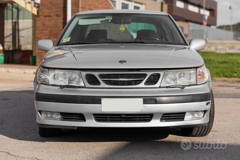 Usata Saab 9-5 150 CV (110 kW) 1997 Grigio Berlina
