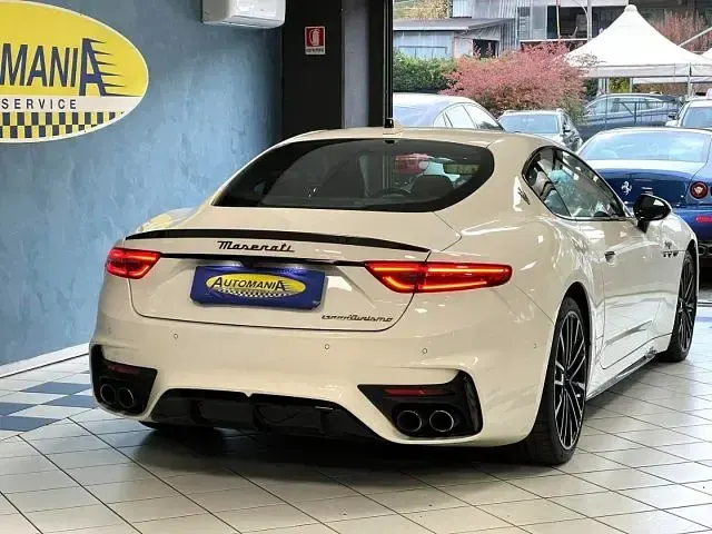 Usata Maserati Granturismo 550 CV (404 kW) 2025 Bianco Coupé