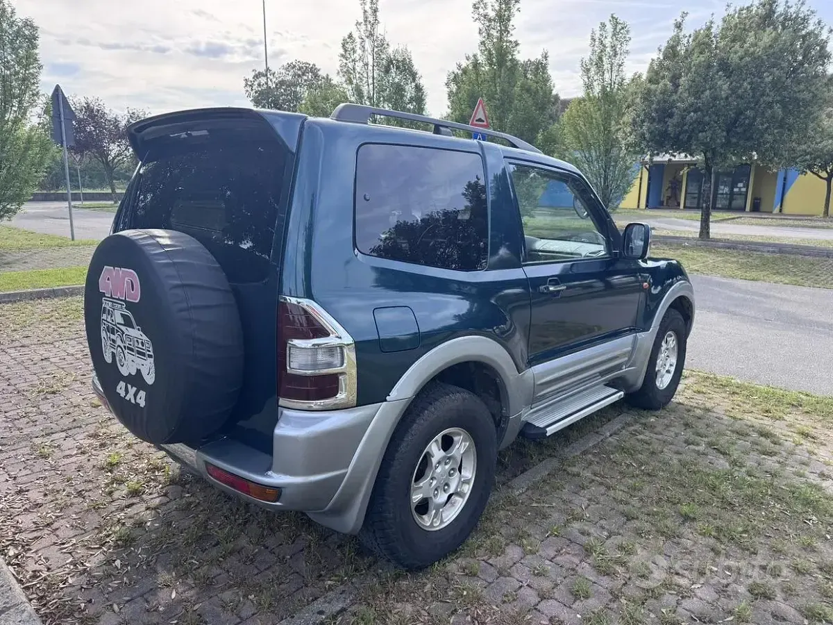 Usata Mitsubishi Pajero 2001 Verde SUV