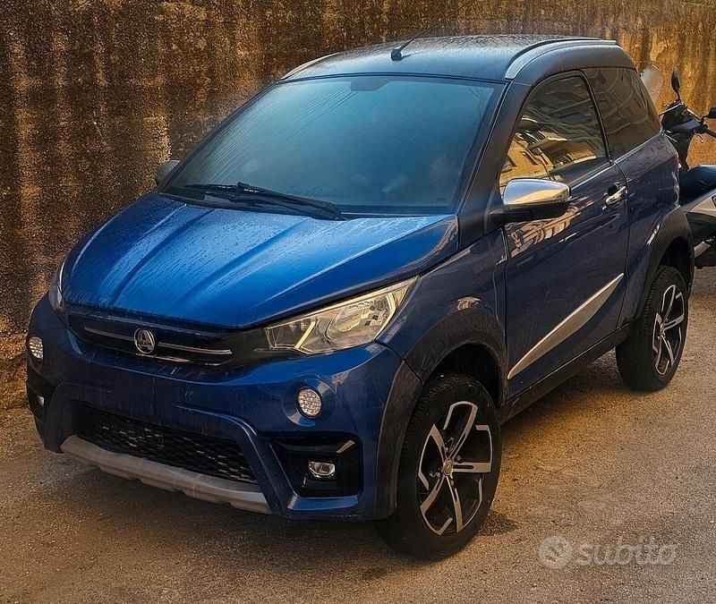 Usata Aixam Crossover Premium 2023 Blu SUV