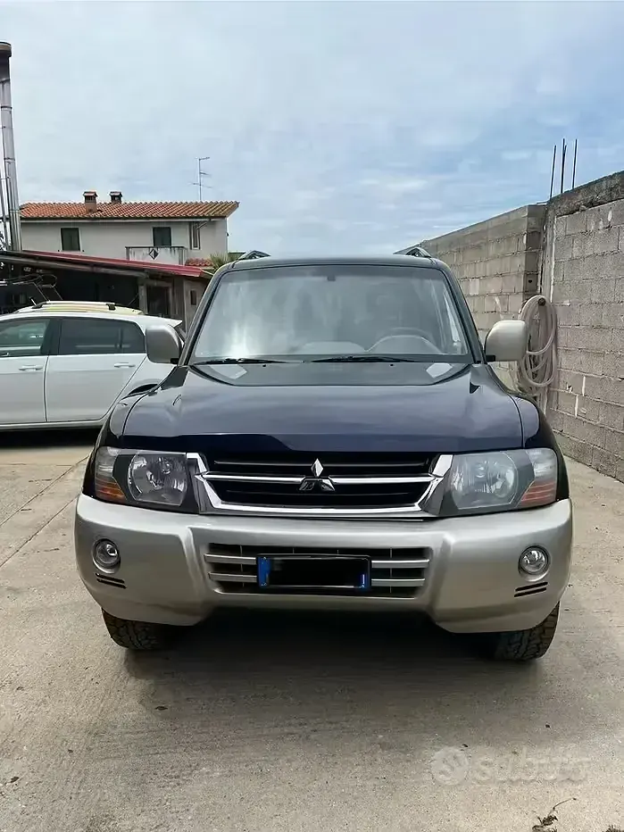 Usata Mitsubishi Pajero 115 CV (84 kW) 2003 Bluazzurro SUV