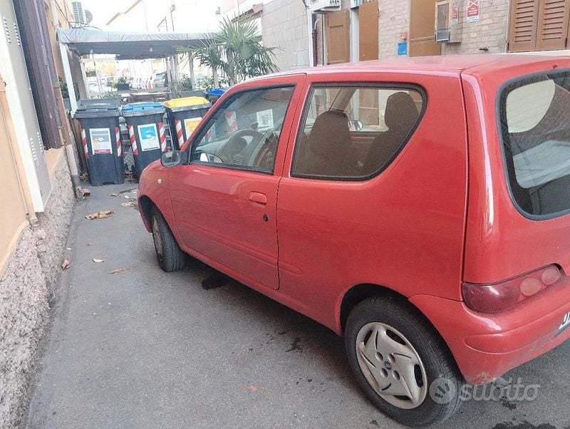 Usata Fiat 600 54 CV (39 kW) 2008 Rosso Utilitaria