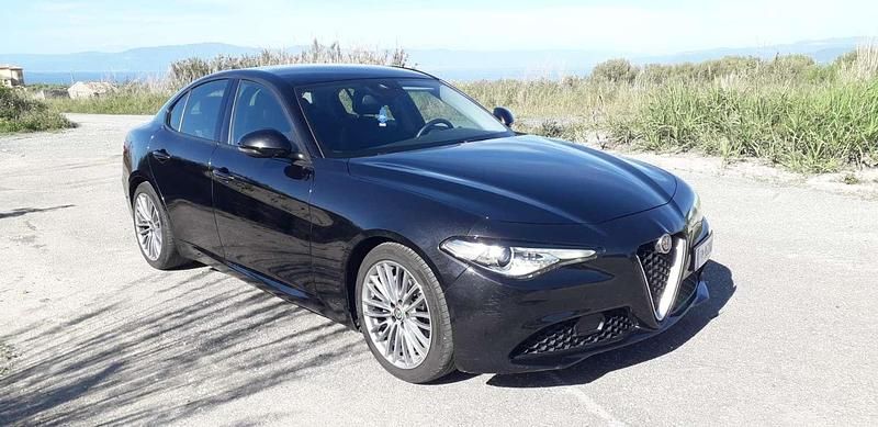 Usata Alfa Romeo Giulia Super 179 CV (131 kW) 2018 Nero Berlina
