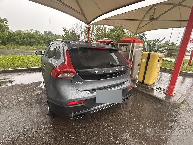 Usata Volvo V40 115 CV (84 kW) 2013 Grigio Berlina