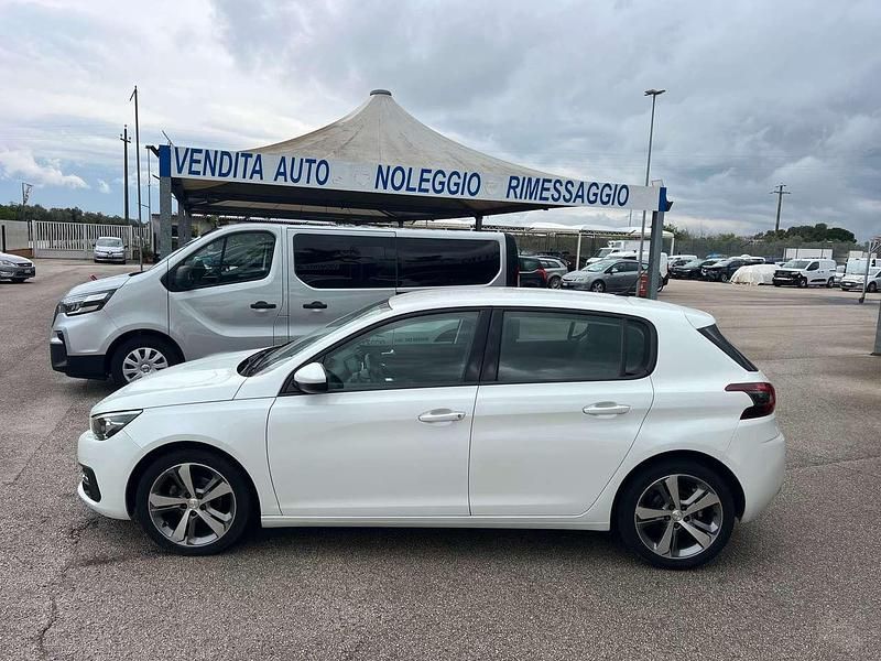 Usata Peugeot 308 Business-Line 102 CV (75 kW) 2019 Bianco Berlina