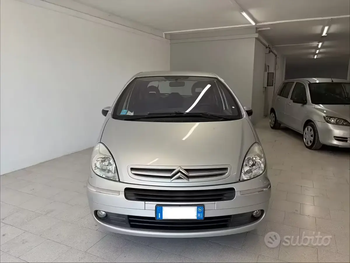 Usata Citroën Xsara Picasso Exclusive 109 CV (80 kW) 2006 Grigio Monovolume