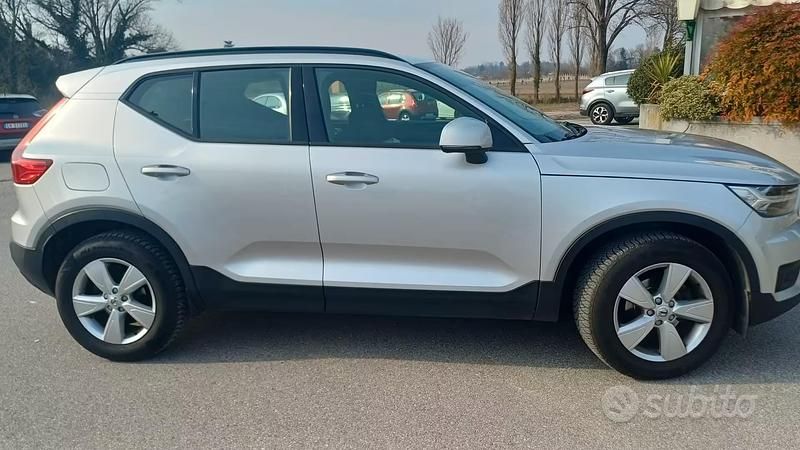 Usata Volvo XC40 150 CV (110 kW) 2019 Grigio SUV