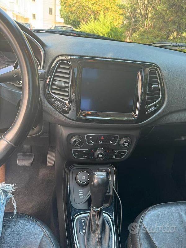 Usata Jeep Compass Limited 140 CV (102 kW) 2018 Grigio SUV