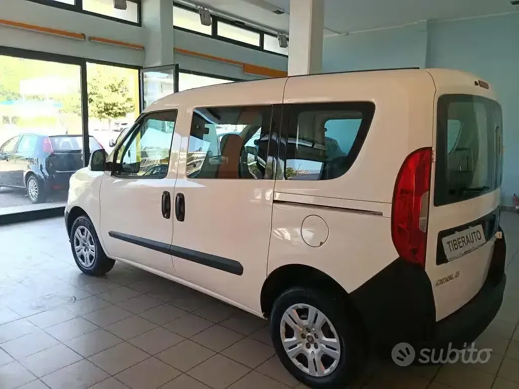 Usata Fiat Doblò 95 CV (69 kW) 2019 Bianco Monovolume