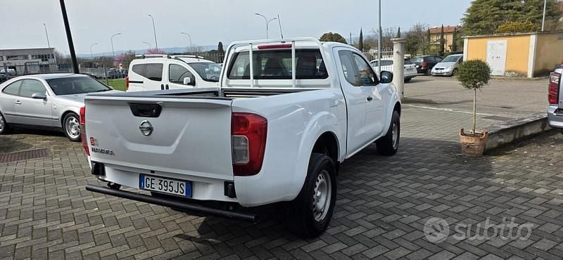 Usata Nissan Navara Acenta 163 CV (119 kW) 2021 Bianco Pick-up