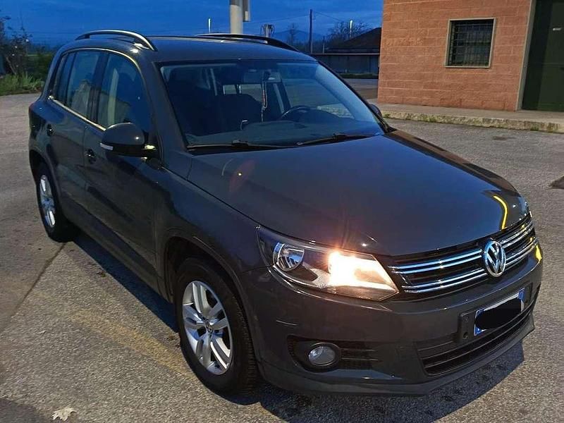 Gebraucht VW Tiguan Sport 150 PS (110 kW) 2016 Grau SUV