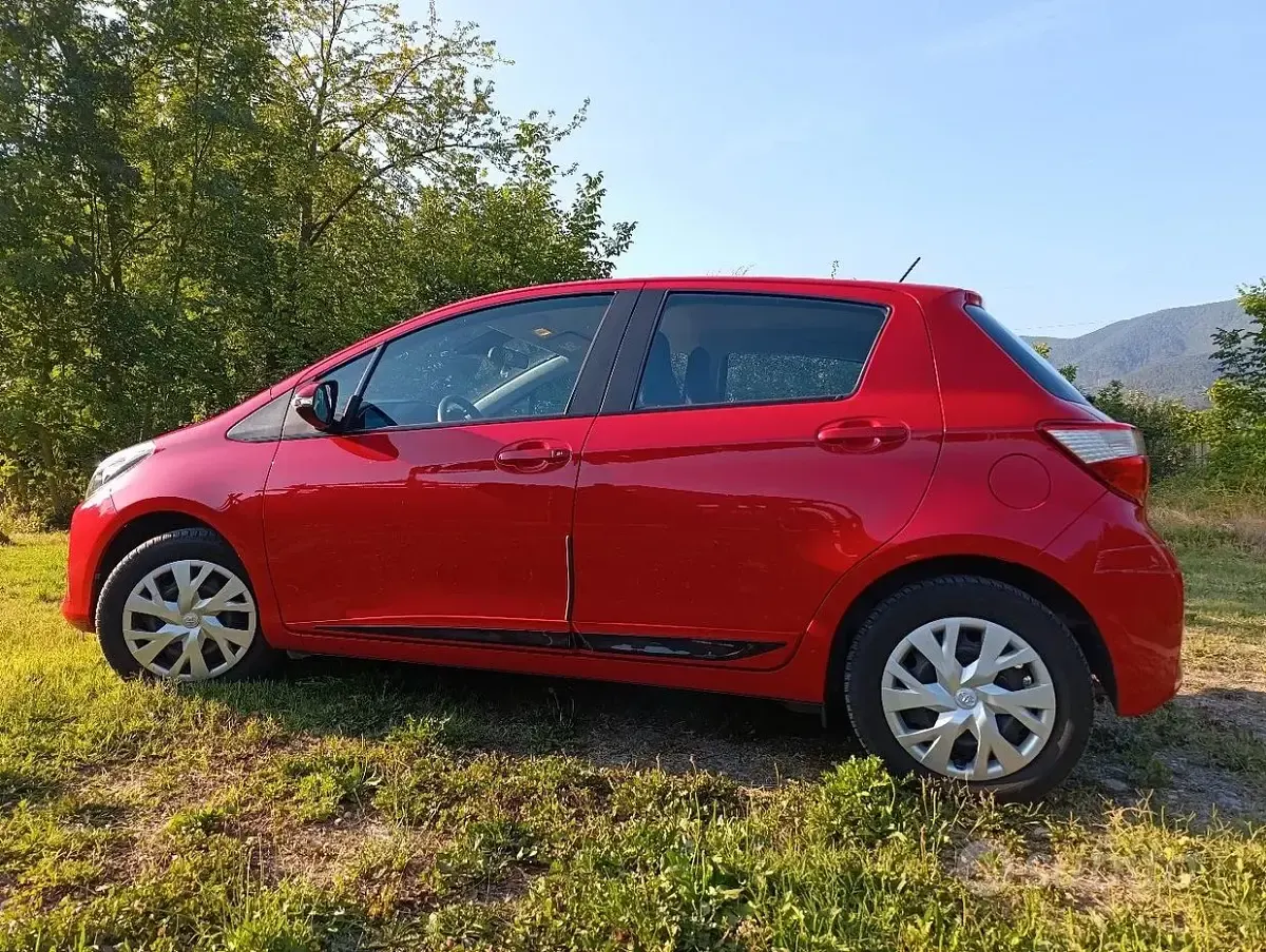 Usata Toyota Yaris Active 72 CV (52 kW) 2019 Rosso Berlina