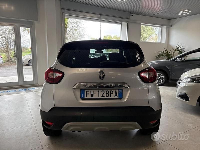 Usata Renault Captur 150 CV (110 kW) 2019 Grigio SUV