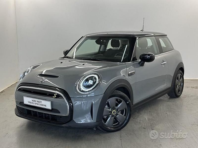Usata Mini Cooper SE 135 kW (184 CV) 2021 Moonwalk grey metallic Utilitaria