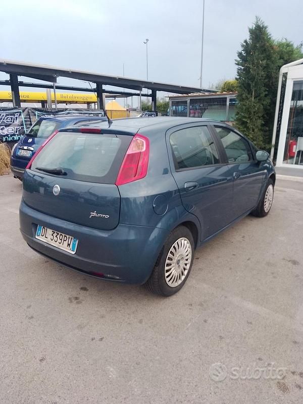 Usata Fiat Grande Punto Active 75 CV (55 kW) 2007 Blu/azzurro Utilitaria