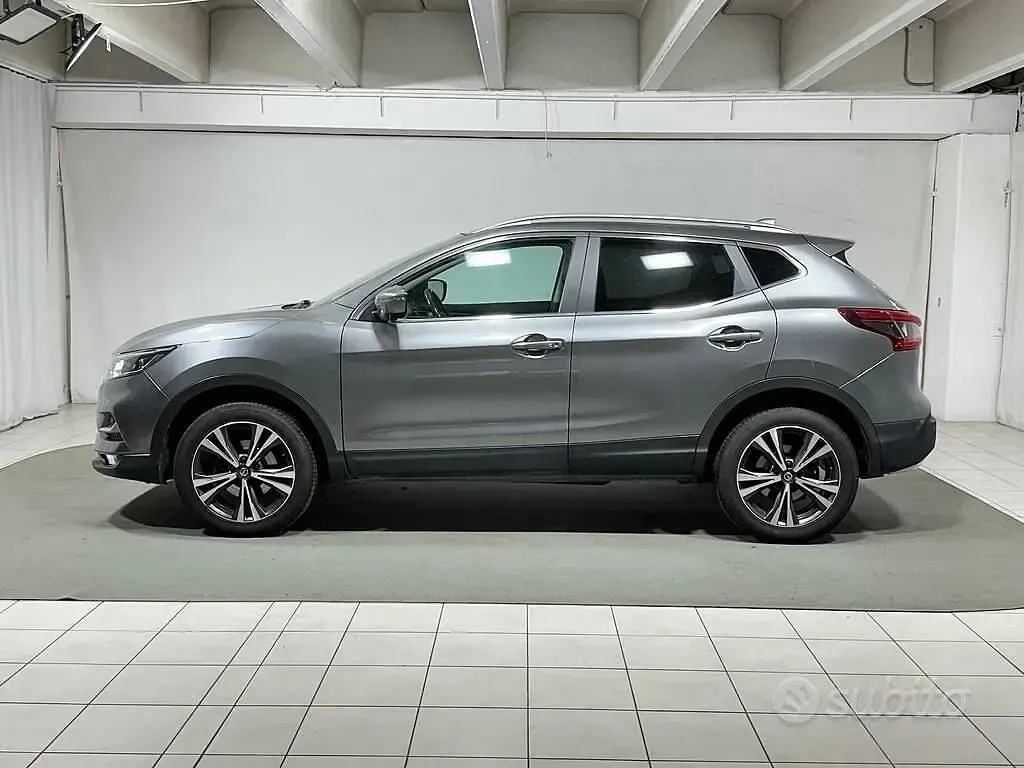 Usata Nissan Qashqai N-Connecta 110 CV (80 kW) 2019 Grigio SUV