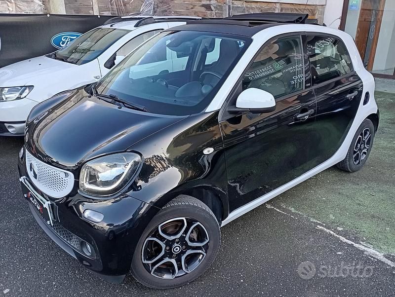 Usata Smart ForFour Prime 71 CV (52 kW) 2016 Nero Utilitaria