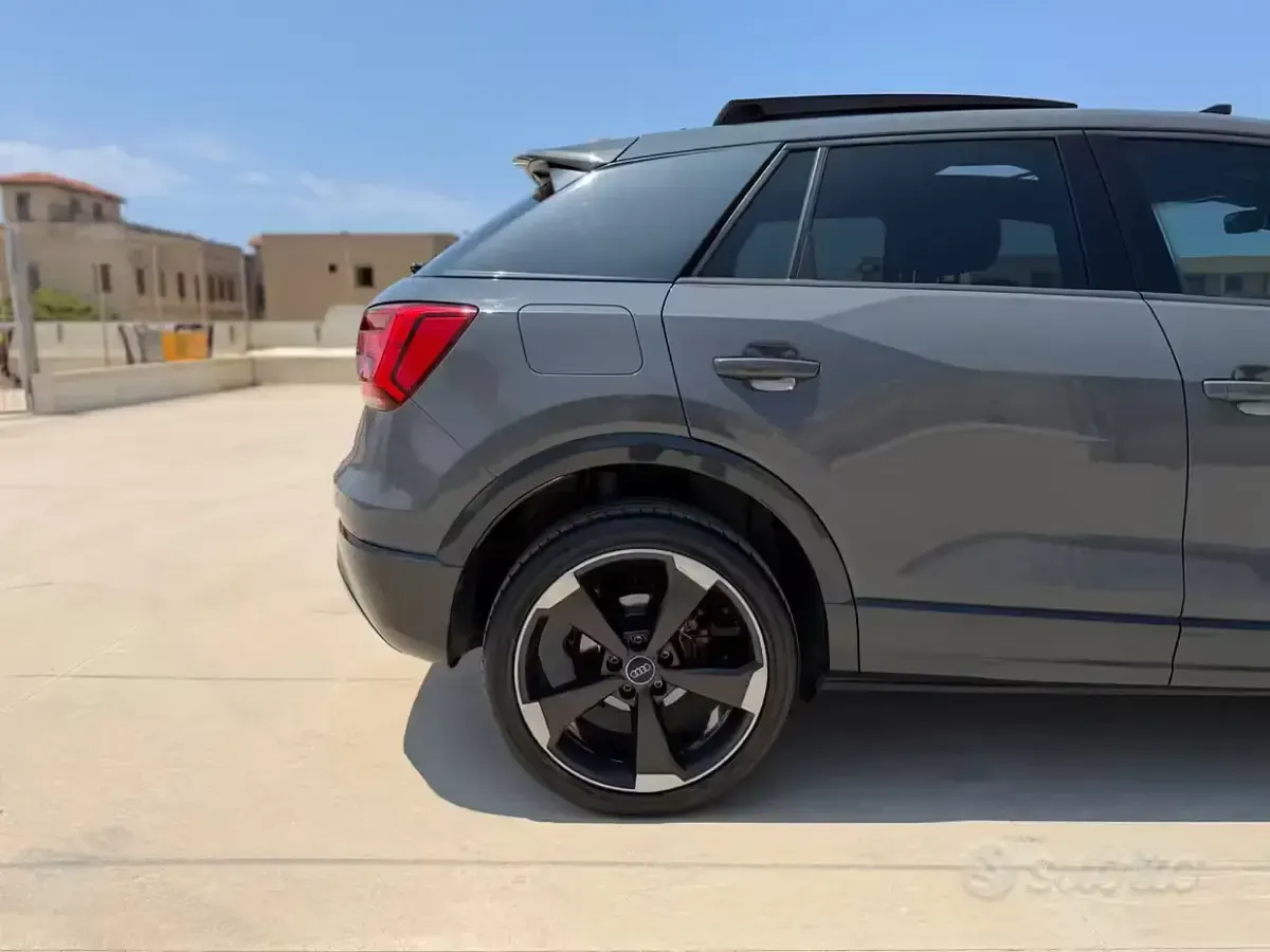 Usata Audi Q2 S-Line 150 CV (110 kW) 2018 Grigio SUV