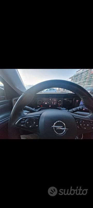 Usata Opel Mokka 131 CV (96 kW) 2022 Nero SUV