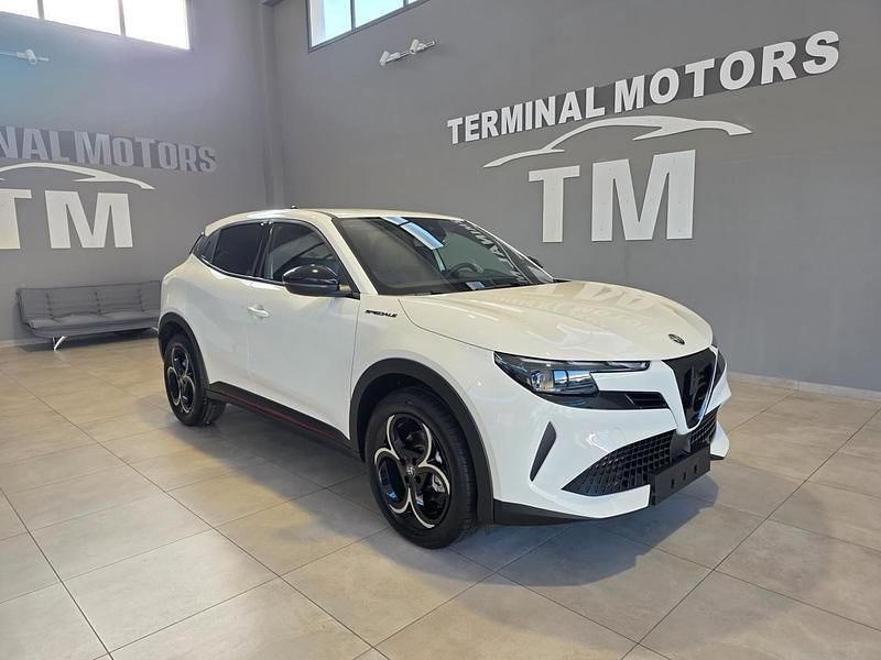 Bianco Nuova 2025 Alfa Romeo GT Junior Edizione Speciale SUV | 28.890 € (Buon prezzo) - Immagine 1/4