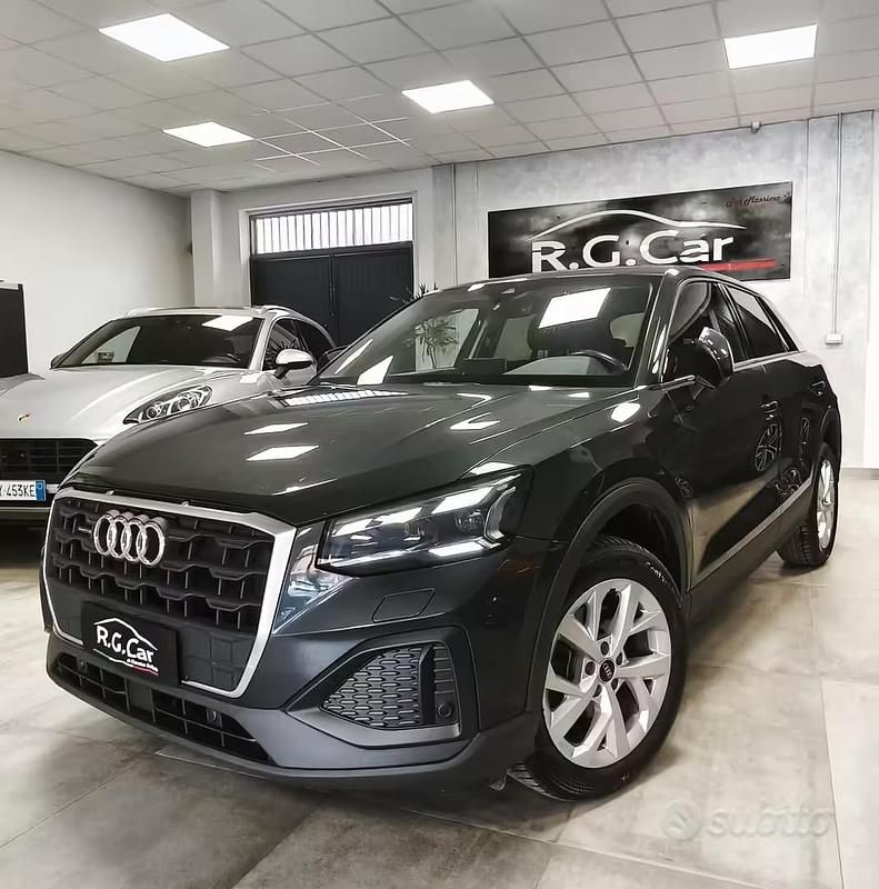 Usata Audi Q2 Admired 149 CV (109 kW) 2020 Grigio SUV