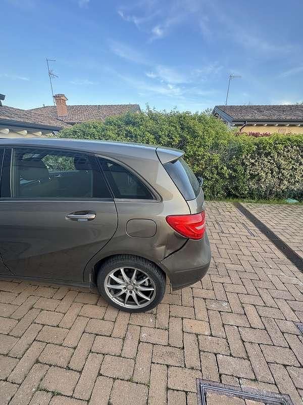 Gebraucht Mercedes B180 Executive 109 PS (80 kW) 2013 Van / Kleinbus