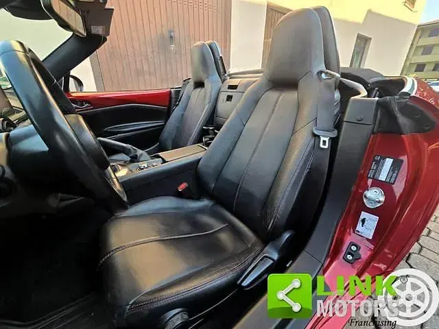 Usata Mazda MX5 Exceed 131 CV (96 kW) 2017 Rosso Cabrio