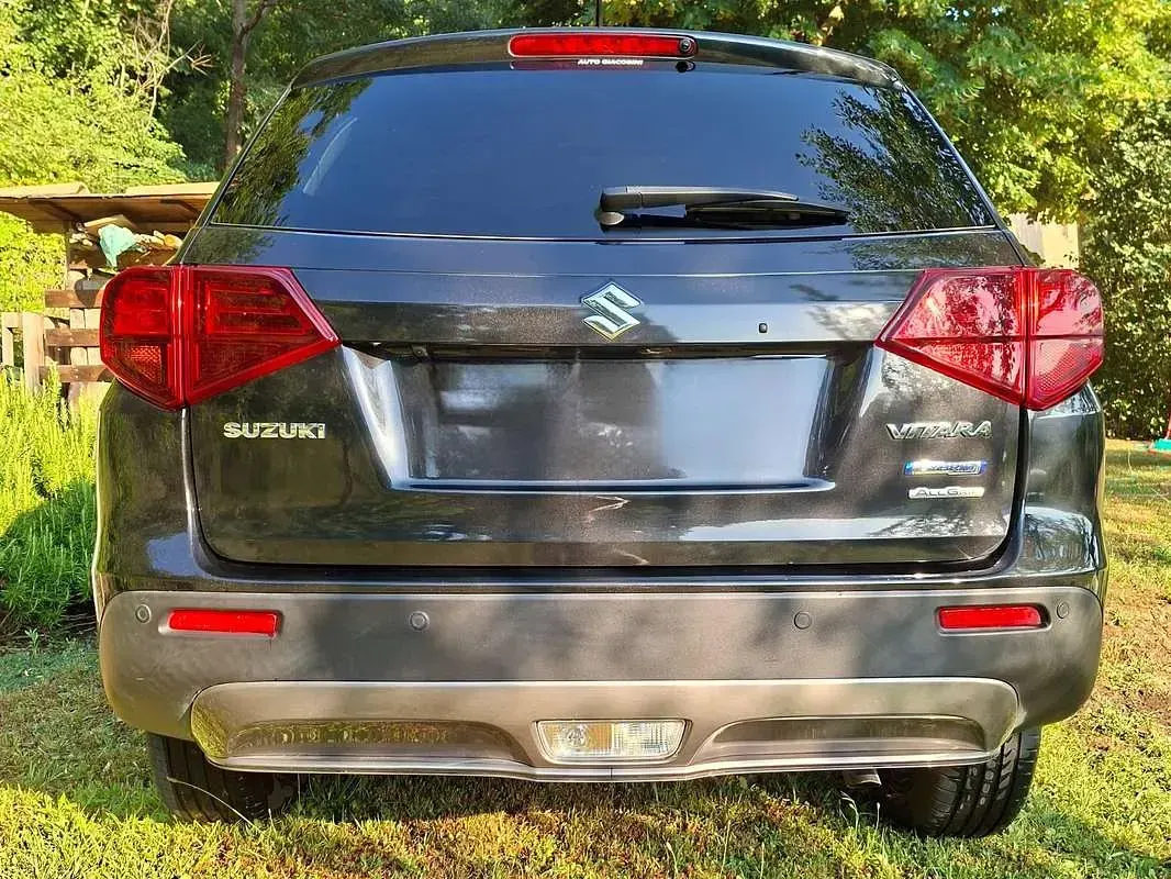 Usata Suzuki Vitara 129 CV (94 kW) 2021 Nero SUV