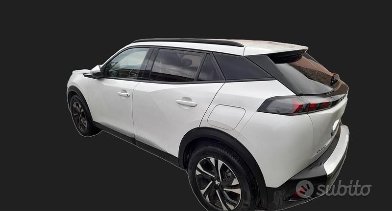 Usata Peugeot 2008 Allure 110 CV (80 kW) 2021 Bianco SUV