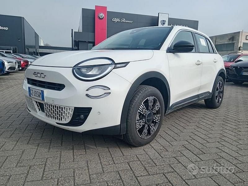 Usata Fiat 600 Icon 145 CV (106 kW) 2025 Bianco SUV