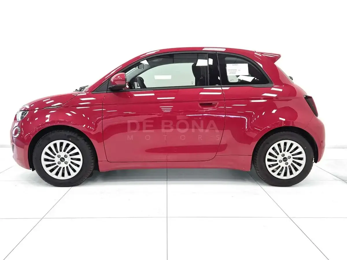 Nuova Fiat 500e Tech 86 kW (118 CV) 2025 Rosso pastello Berlina