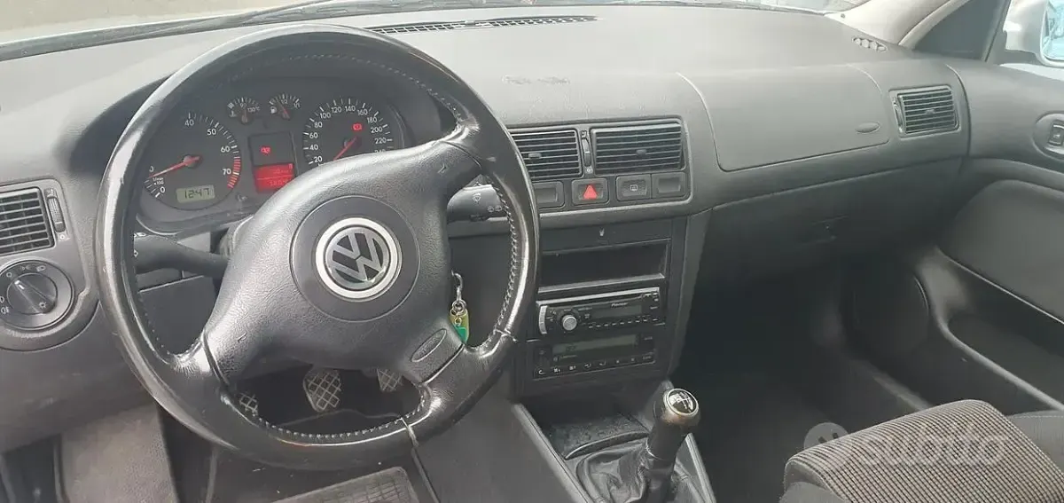 Usata VW Golf IV Highline 105 CV (77 kW) 2002 Grigio Station wagon