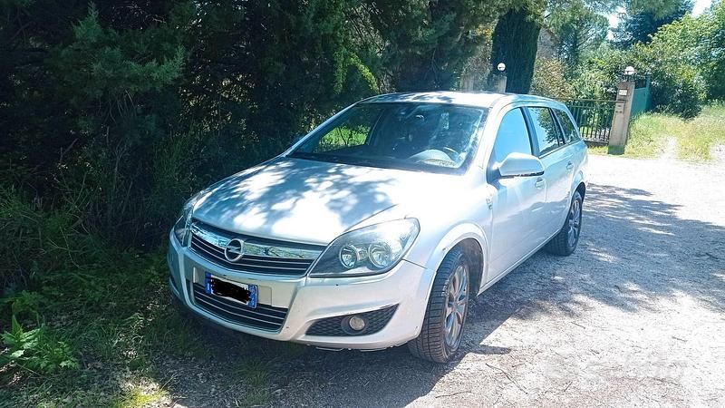 Usata Opel Astra 90 CV (66 kW) 2010 Station wagon