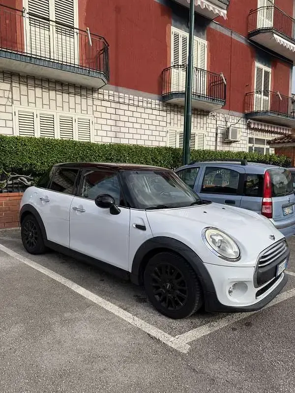 Usata Mini ONE 102 CV (75 kW) 2016 Argento Utilitaria