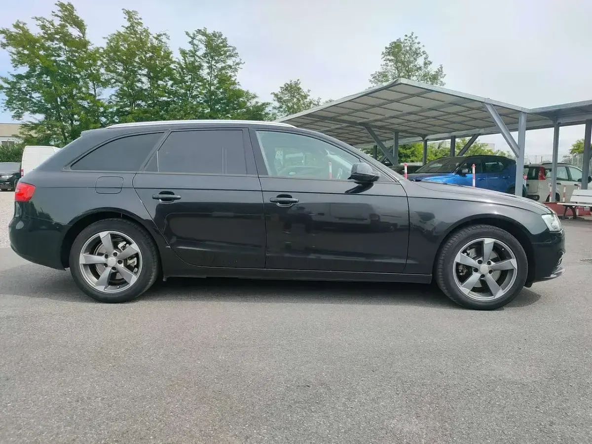 Usado Audi A4 Ambiente 150 CV (110 kW) 2013 Negro Familiar